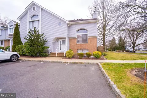 10 Linda Ct, Monmouth Junction, NJ 08852