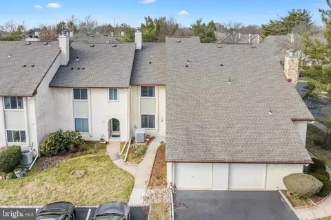 35 Tennyson Dr, Plainsboro, NJ 08536