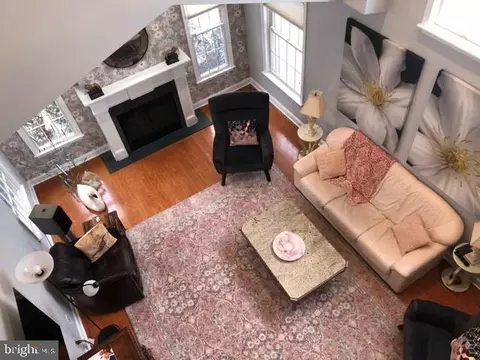 8 Hedge Row Rd, Princeton, NJ 08540