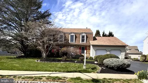18 Madison Dr, Plainsboro, NJ 08536