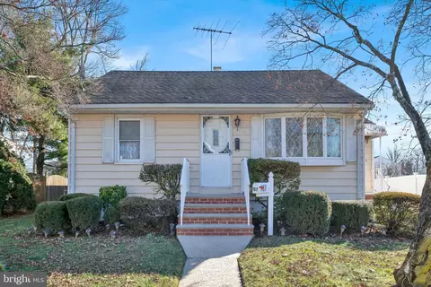187 Oakmanor Pkwy, South Plainfield, NJ 07080