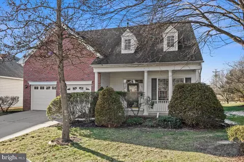 5 Burlington St, Plainsboro, NJ 08536