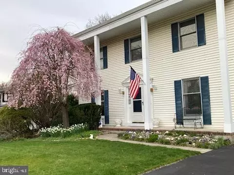 45 Junction Pond Ln, Monmouth Junction, NJ 08852