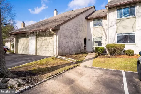 93 Thoreau Dr, Plainsboro, NJ 08536