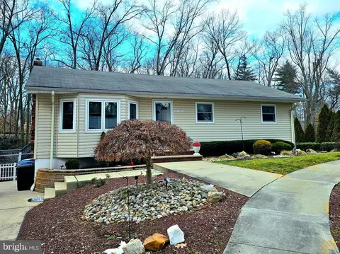 18 Prospect St, Jamesburg, NJ 08831
