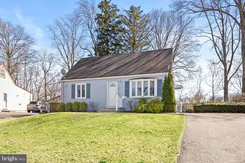 9 Mansfield Ave, East Brunswick, NJ 08816