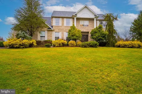 25 Andrew Dr, Monroe Township, NJ 08831