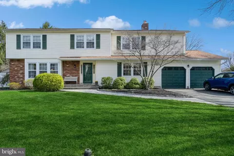 33 Groendyke Ln, Plainsboro, NJ 08536