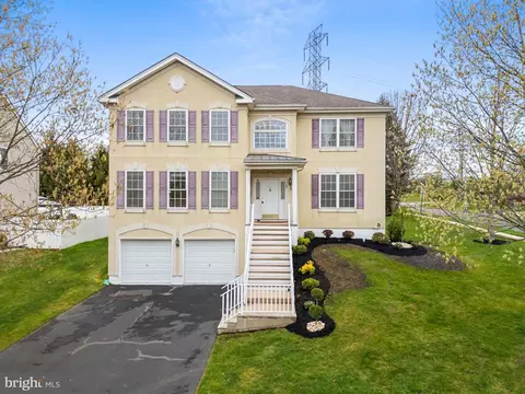 2 Maciorowski Rd, Parlin, NJ 08859