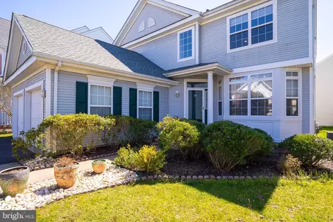 24 Elsie Dr, Plainsboro, NJ 08536