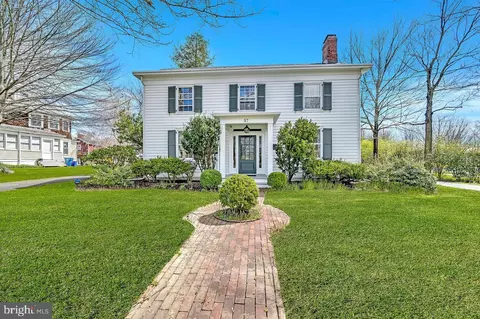 57 S Main St, Cranbury, NJ 08512