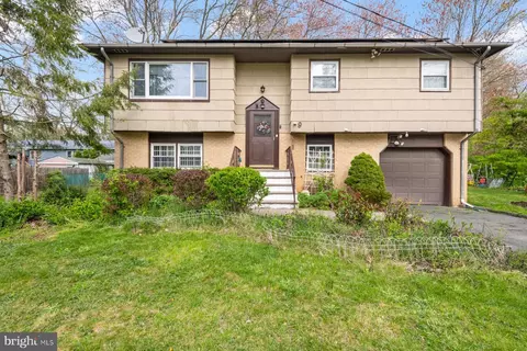 9 Newman St, East Brunswick, NJ 08816