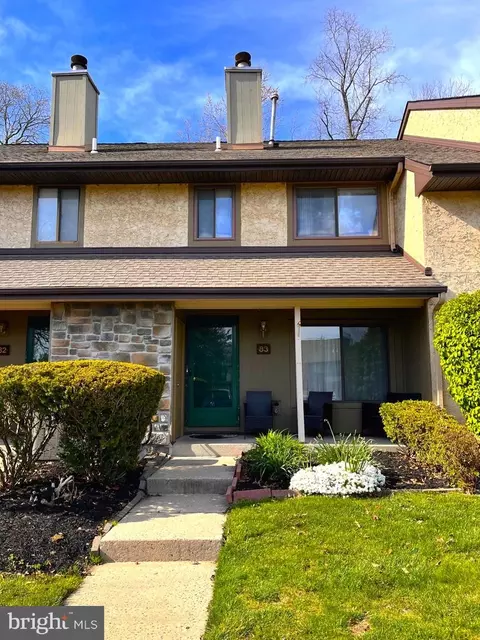 83 Hampshire Dr, Plainsboro, NJ 08536