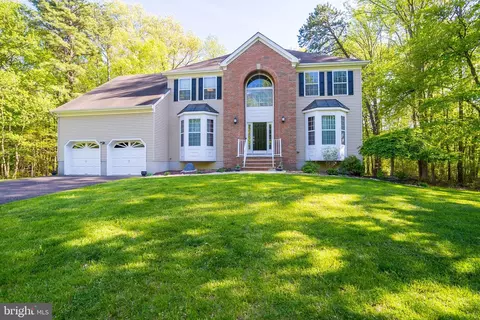 7 Tall Oaks Dr, Monroe Township, NJ 08831