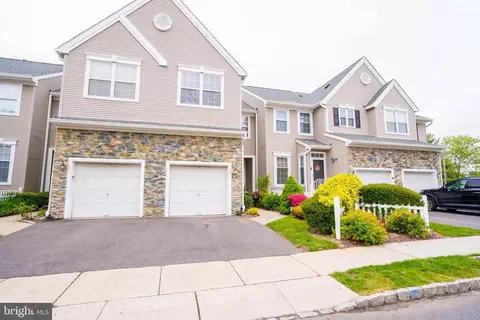 704 Dahlia Cir, Dayton, NJ 08810