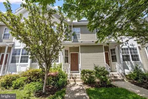 1605 Blossom Cir, Dayton, NJ 08810