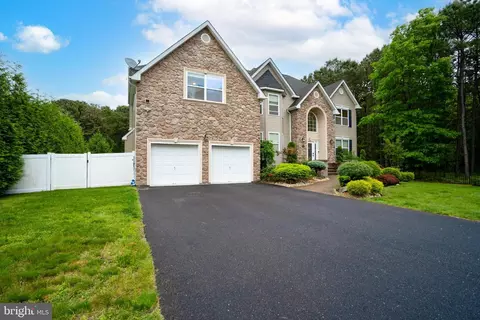 49 Duchess Dr, Monroe Township, NJ 08831