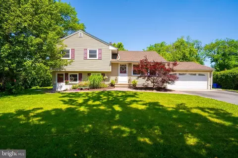 522 Runyon Ave, Piscataway, NJ 08854