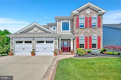 29 Michelangelo Dr, Monmouth Junction, NJ 08852