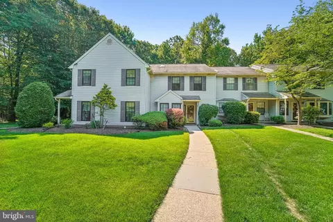 2802 Cricket Cir, Edison, NJ 08820