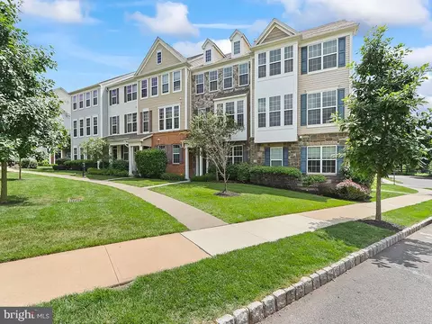 1102 Ella Ln, Highland Park, NJ 08904