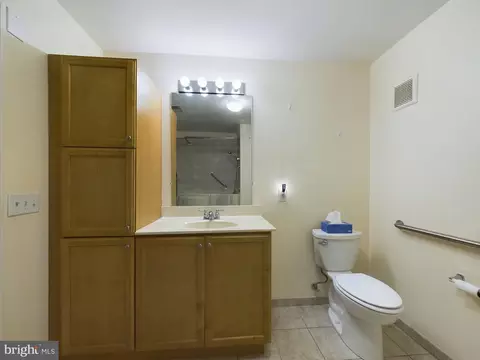 Bath - 77 Liddle Ave, Edison, NJ 08837 photo 2 of 4