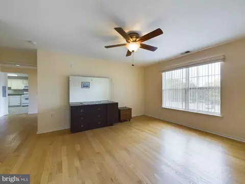 Living - 77 Liddle Ave, Edison, NJ 08837 photo 5 of 5