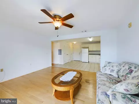 Living - 77 Liddle Ave, Edison, NJ 08837 photo 3 of 5