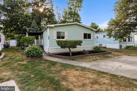 27 Emerson Rd, North Brunswick, NJ 08902