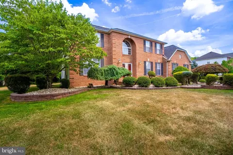 14 Magnolia Ct, Monroe Township, NJ 08831