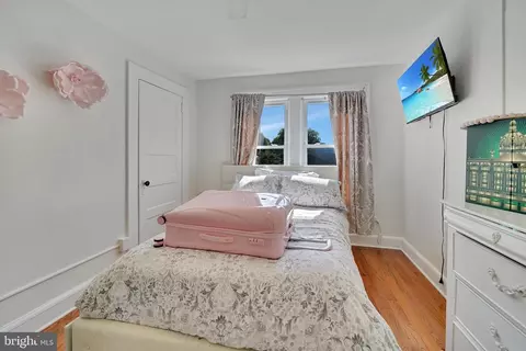 Bedroom - 175 Union Ave, Middlesex, NJ 08846 photo 4 of 8