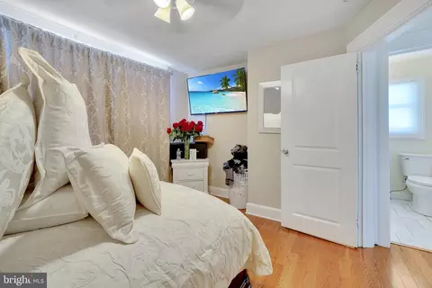 Bedroom - 175 Union Ave, Middlesex, NJ 08846 photo 2 of 8