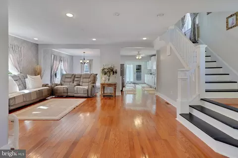 Entry Way - 175 Union Ave, Middlesex, NJ 08846 photo 3 of 9