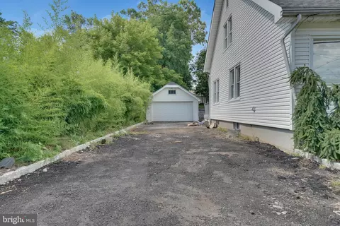 Exterior - 175 Union Ave, Middlesex, NJ 08846 photo 7 of 9