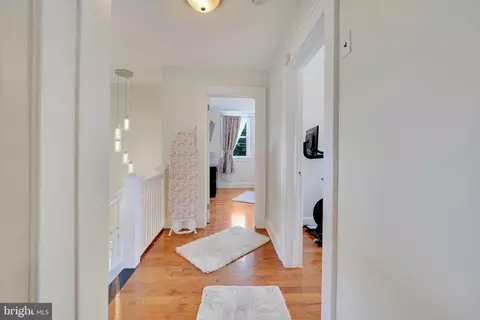 Entry Way - 175 Union Ave, Middlesex, NJ 08846 photo 6 of 9