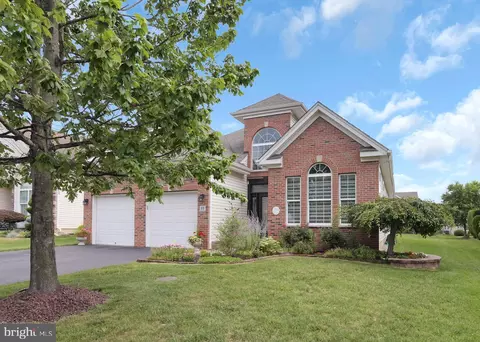 11 Nottingham Ct, Monroe Township, NJ 08831