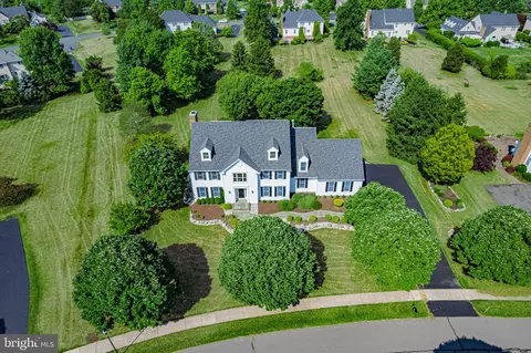 9 Hilltown Ct, Plainsboro, NJ 08536