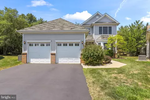 286 Ruben Ct, Monroe Township, NJ 08831