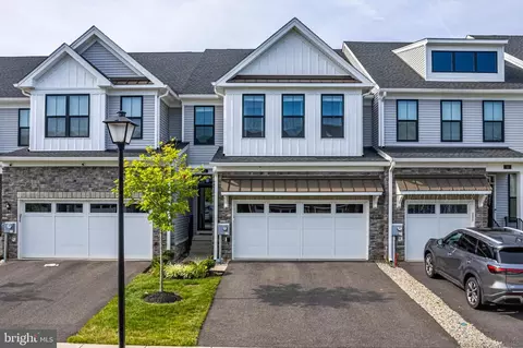 11 Wisteria Ct, Monroe Township, NJ 08831