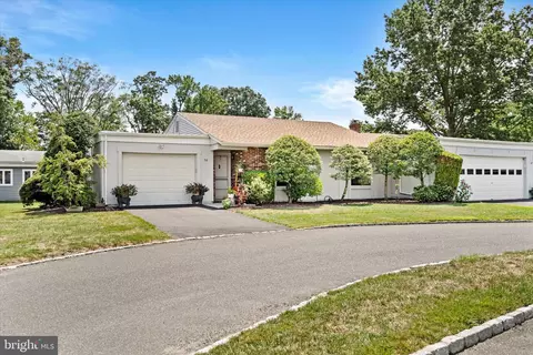 5 A Aspen Plz, Monroe Township, NJ 08831
