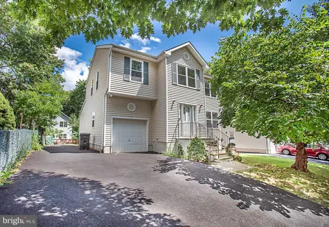 231 S 9th Ave, Highland Park, NJ 08904
