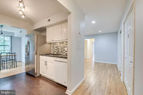 53 Boulder Dr, Edison, NJ 08817 photo 9