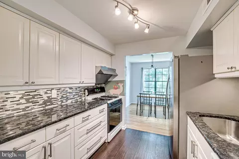 53 Boulder Dr, Edison, NJ 08817 photo 11