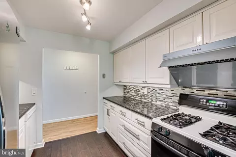 53 Boulder Dr, Edison, NJ 08817 photo 13