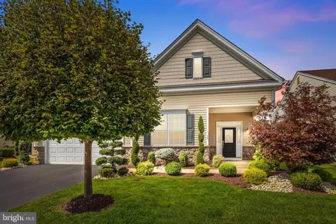 161 Diamond Spring Dr, Monroe Township, NJ 08831