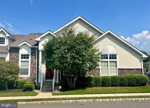 802 Schindler Dr N, Monmouth Junction, NJ 08852