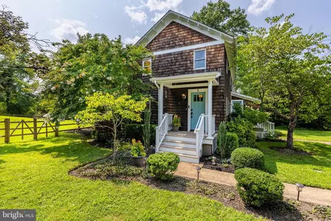 5 Old Nursery Ln, Princeton, NJ 08540