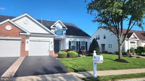 18 Timber Hill Dr, Monroe Township, NJ 08831