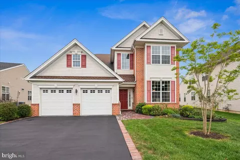15 Dunwell Dr, Kendall Park, NJ 08824