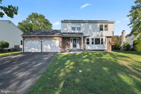 49 Liberty Dr, Dayton, NJ 08810